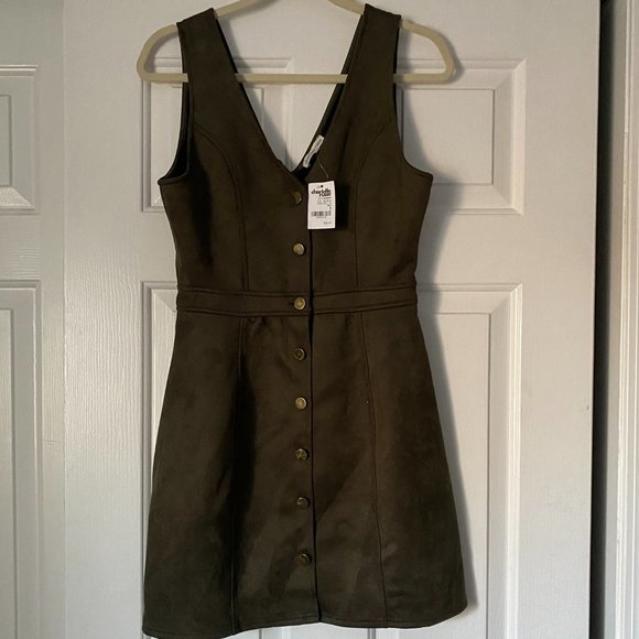 Charlotte Russe Dresses & Skirts - Charlotte Russe Green Faux Velvet Dress